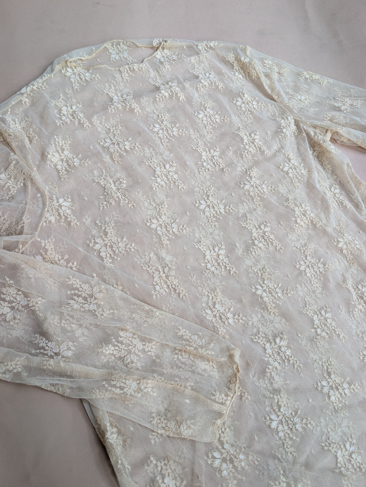Cream Lace Top (Plus)