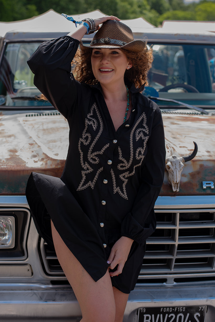 Black western dress M