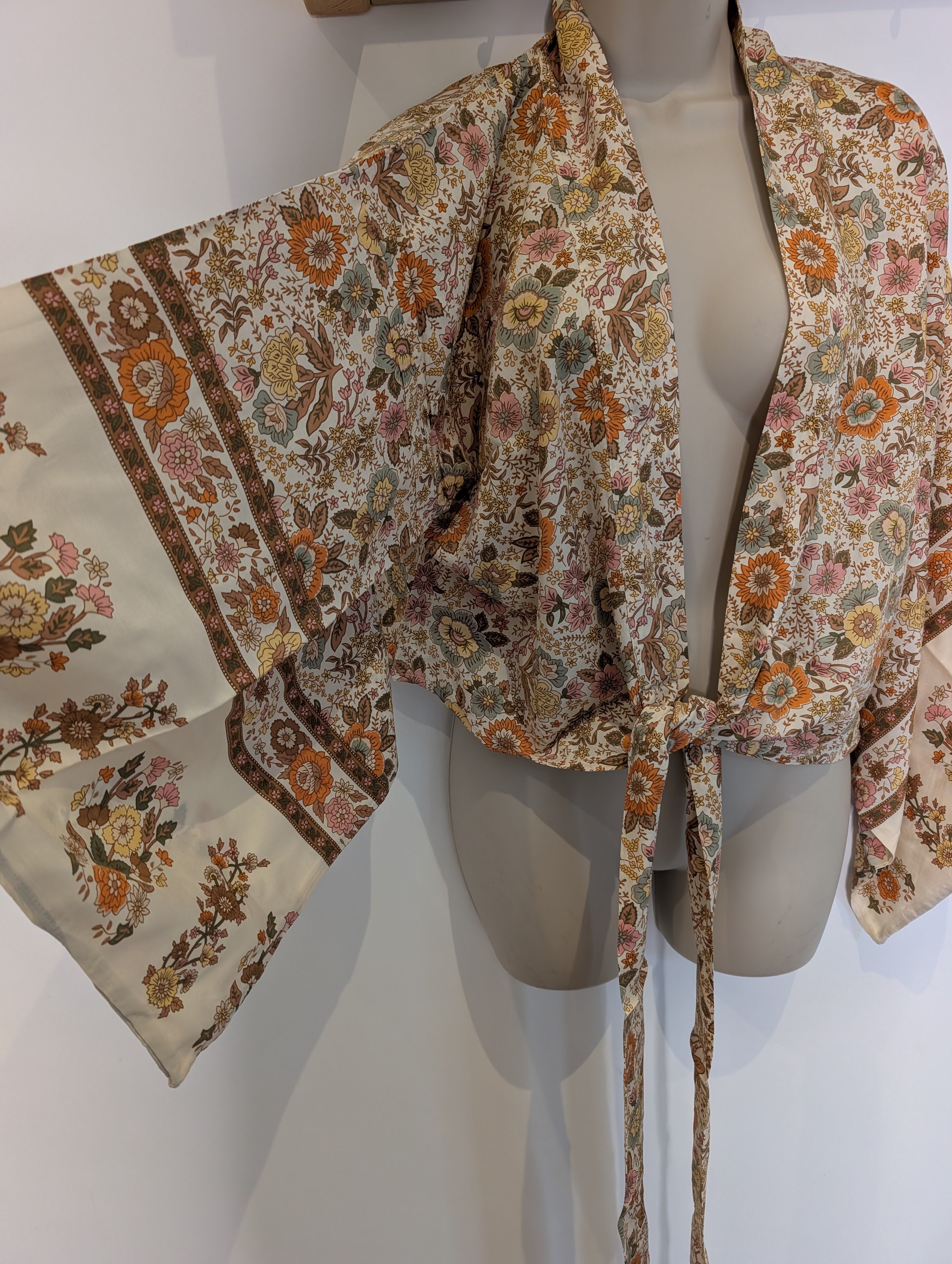 Golden Kimono M