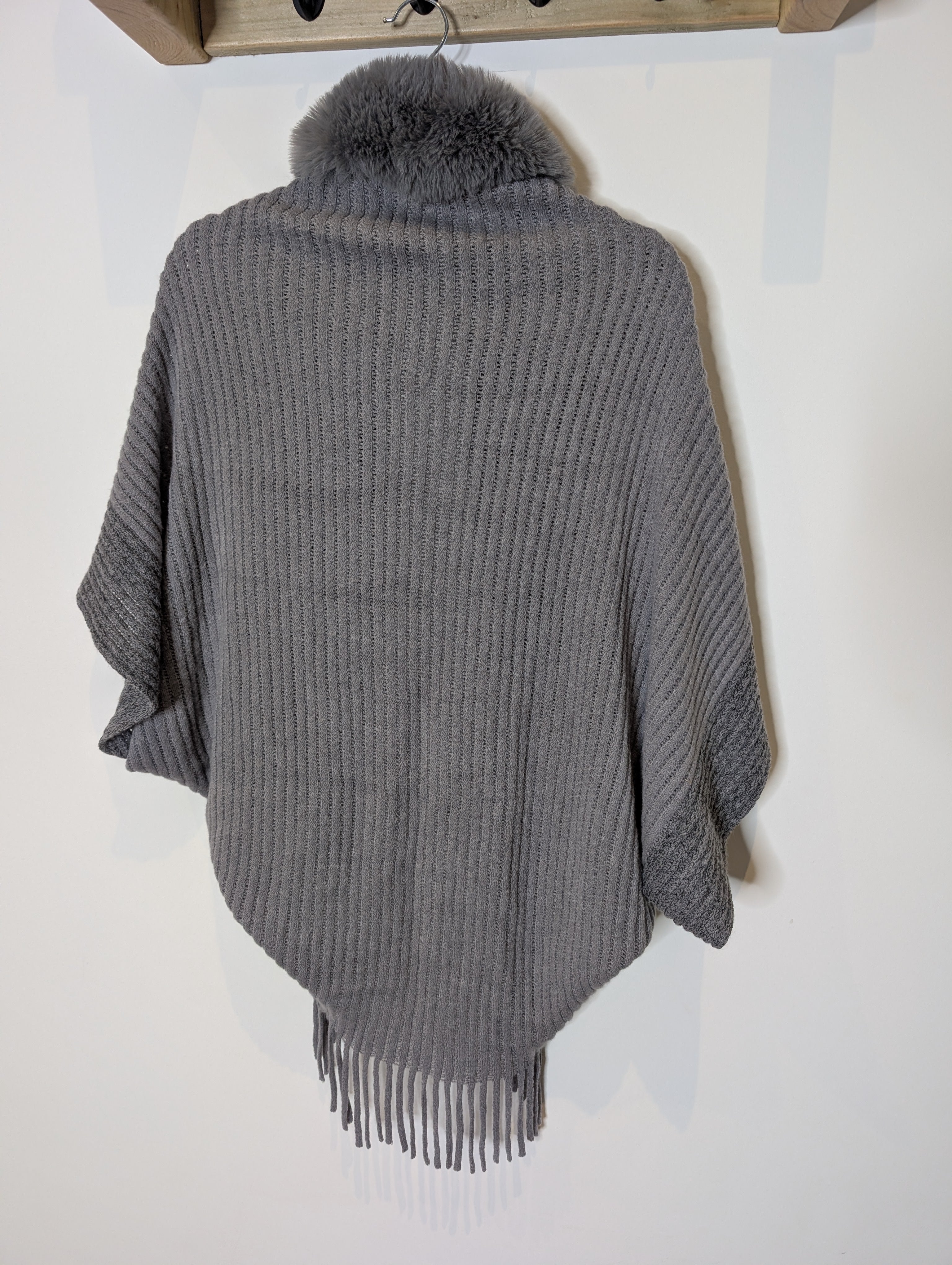 Grey Fringe Shawl o/s