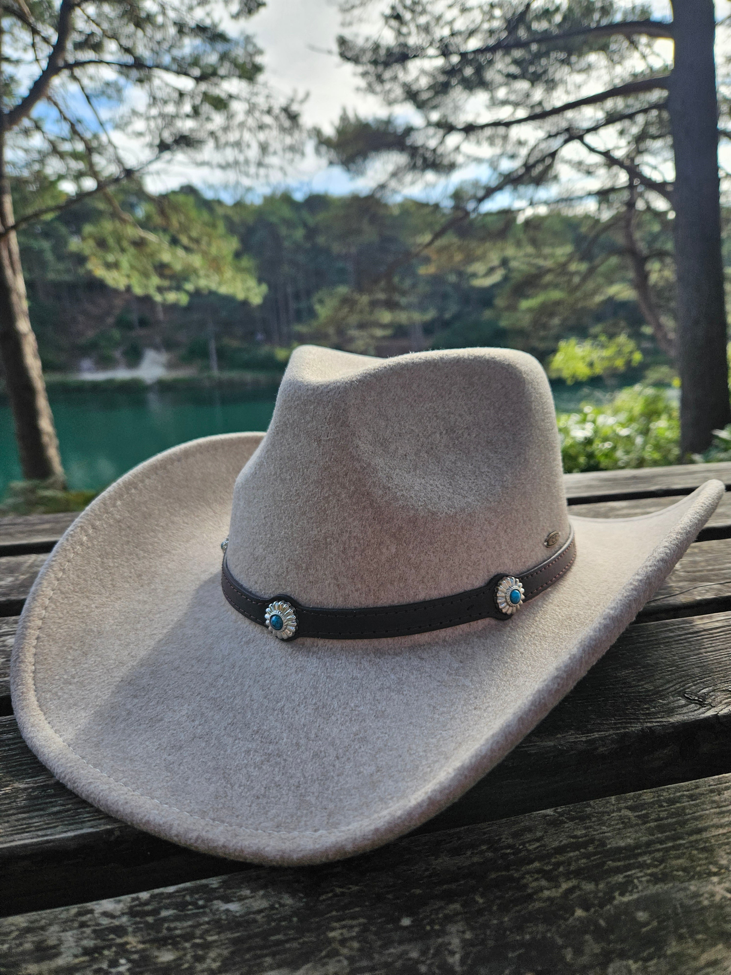 Vegan Felt Cowboy Hat (Ivory)