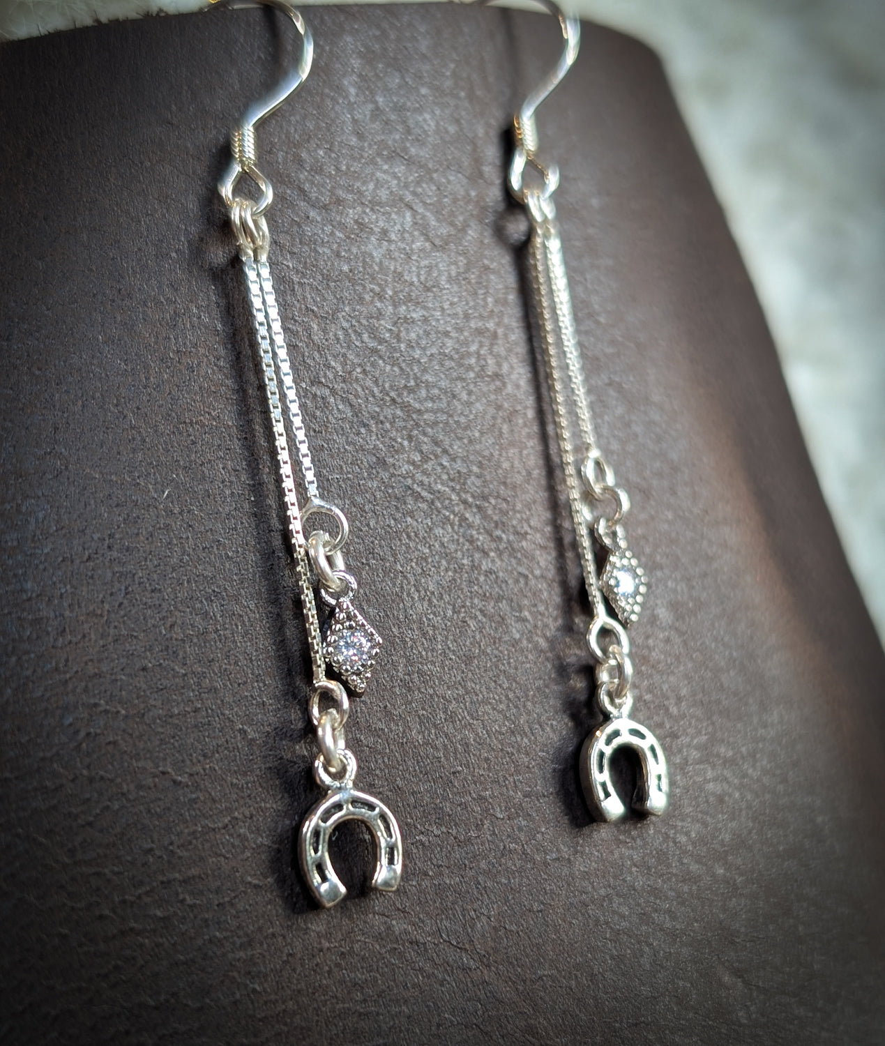 Horseshoe Shimmer Droppers