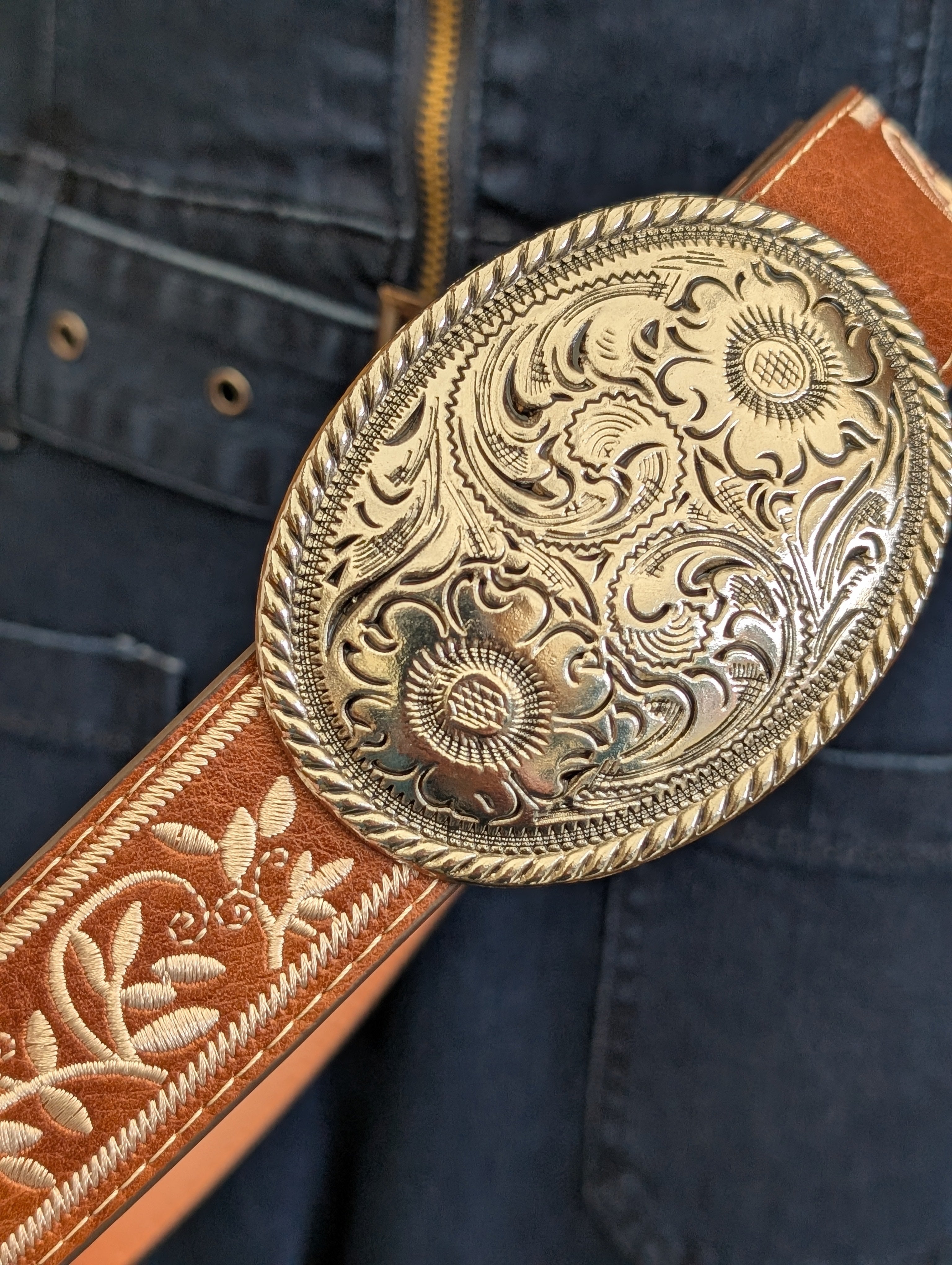 Embroidered Western Oval Belt
